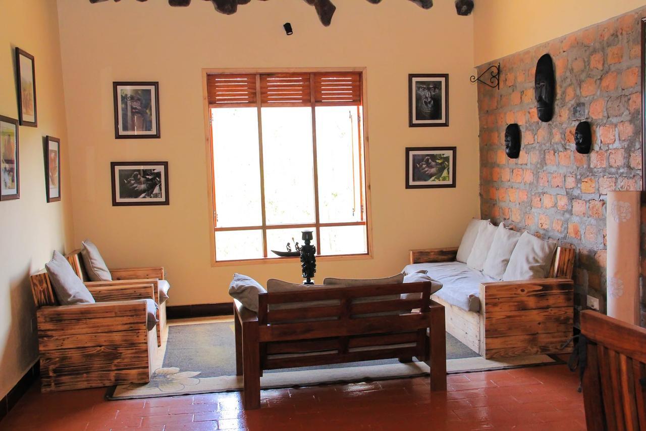 Lake Mulehe Gorilla Lodge キソロ エクステリア 写真