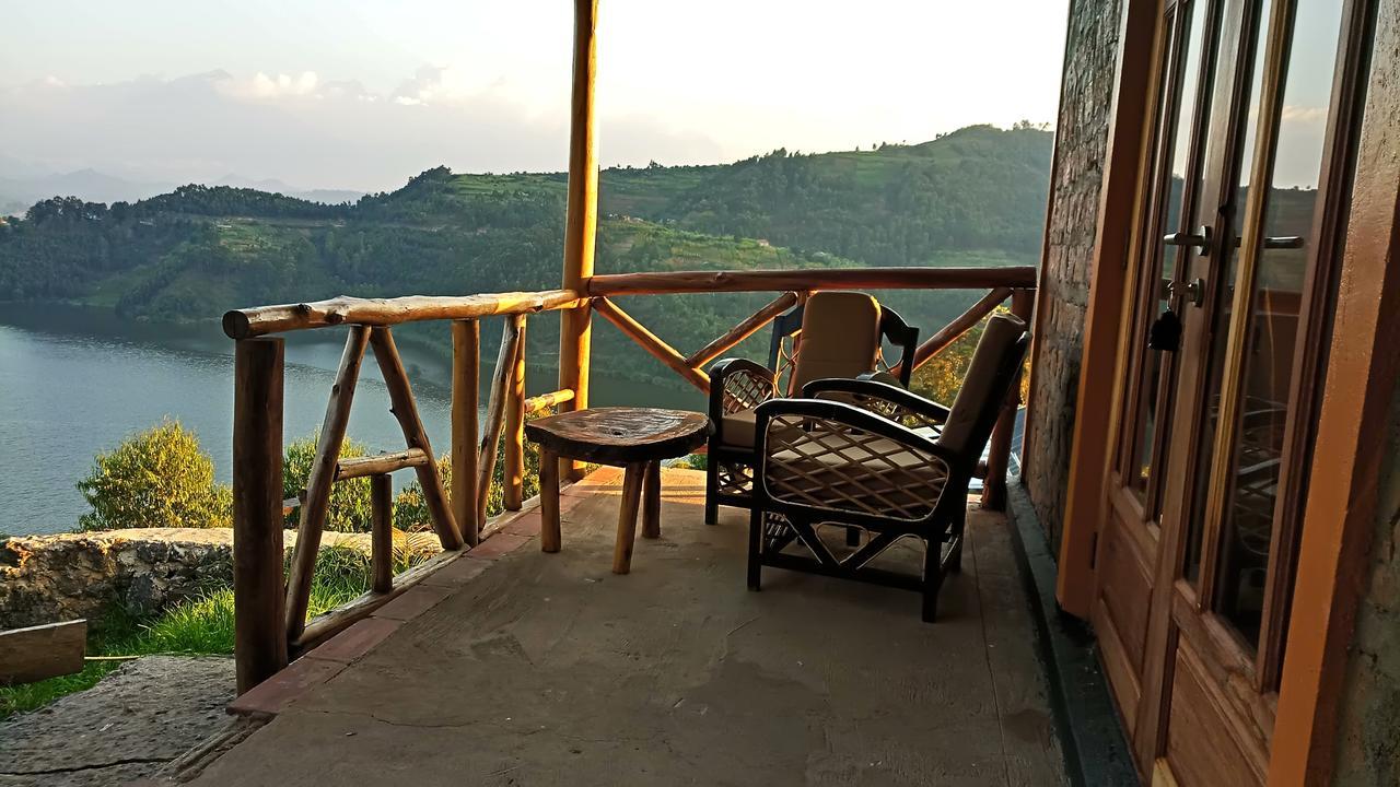 Lake Mulehe Gorilla Lodge キソロ エクステリア 写真